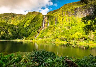 Car Rental Flores Island